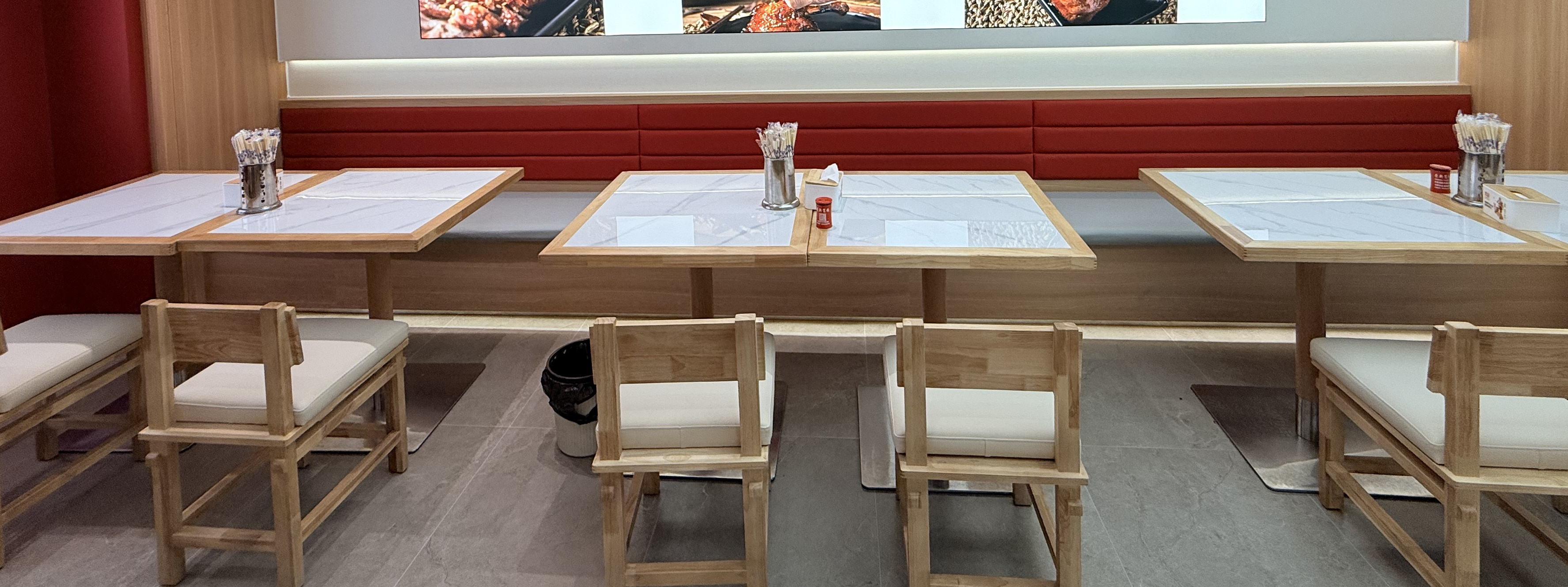 贤记标准店用餐区实景